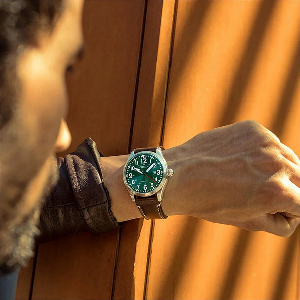 Share Spirit オリーブ ミリタリー Citizen Chandler Military BM6838-09X Eco-Drive Verde 42mm