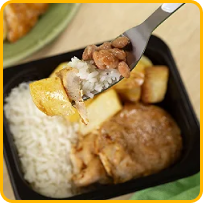 Estrogonofe de Frango com Batatas Souteé e Arroz Branco 300g