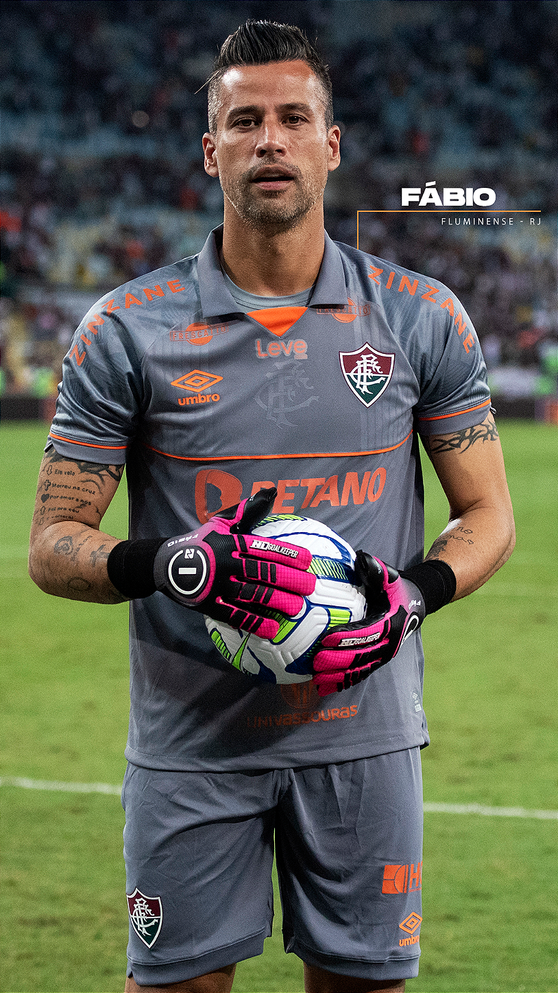 Fábio, do Fluminense, é eleito o melhor goleiro do mês de outubro