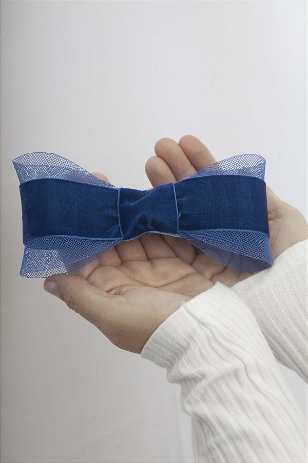 JC Laço Lis Crinol e Veludo Azul