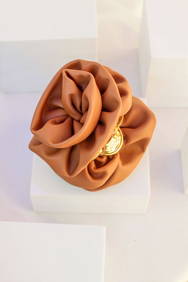 JC Piranha Flor Priscila Caramelo