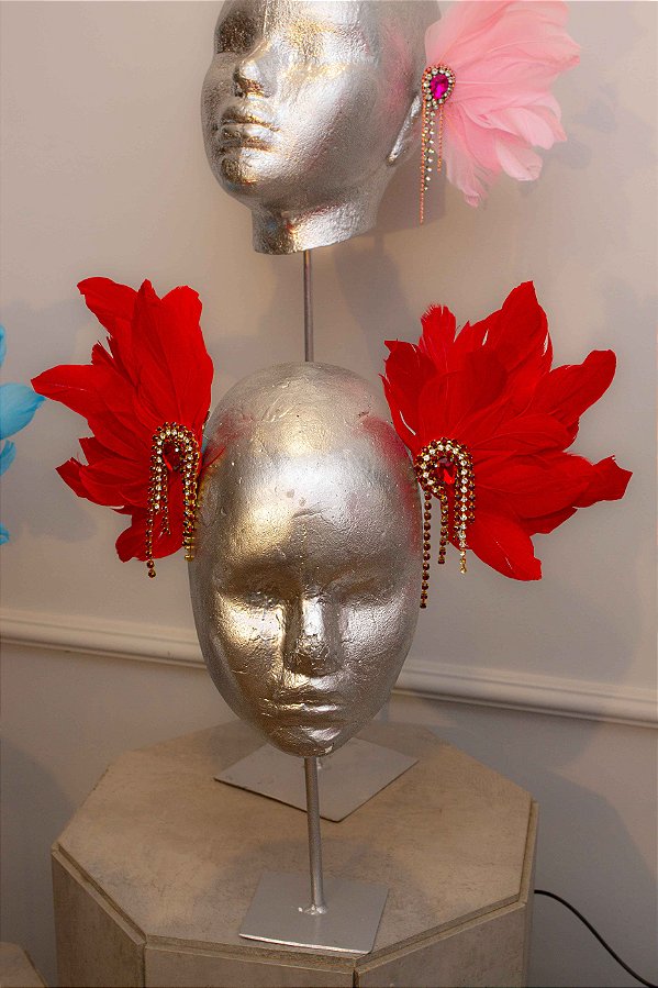 JC Voo Leque de penas vermelhas e cristais