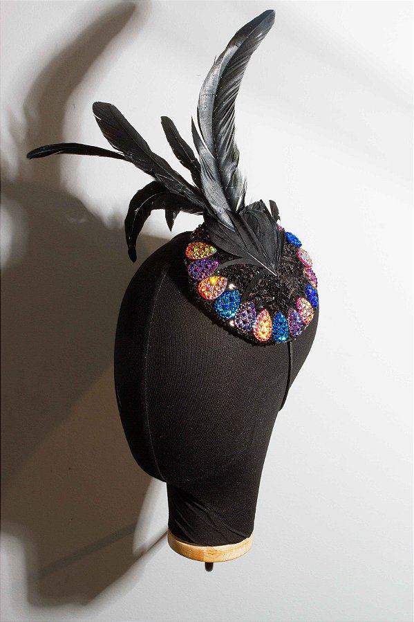 JC Ribalta Casquete Base Preta com penas e cristais