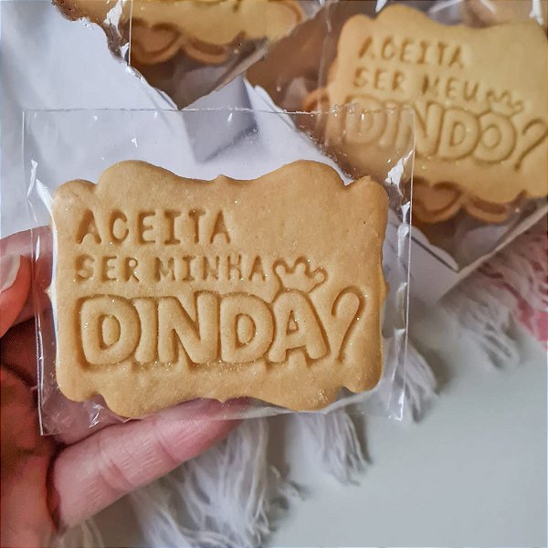 Kit 2 Cortadores Convite Dinda e Dindo com Coroa