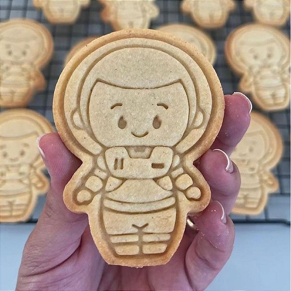 Cortador Astronauta Missão Espacial Buzz Kid em Pé