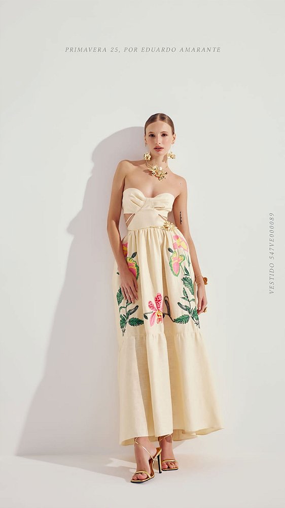 VESTIDO BORDADO COM CUT OUT