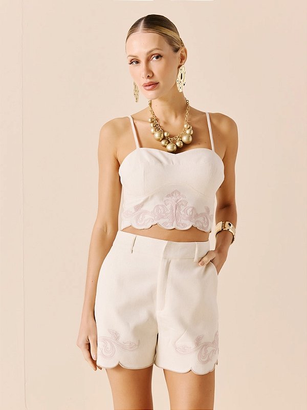 SHORTS COM BORDADO E ESTAMPA