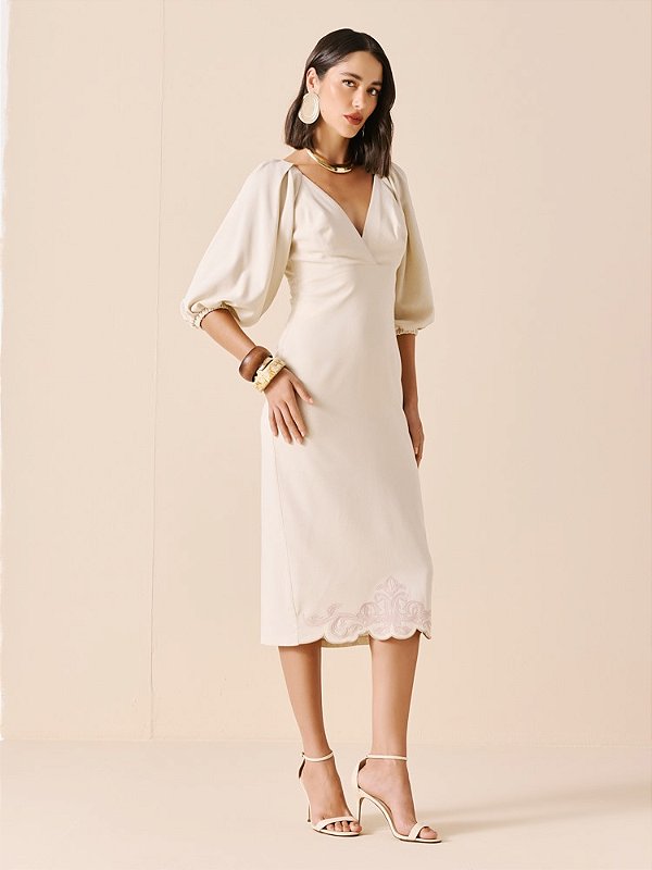 VESTIDO COM BORDADO