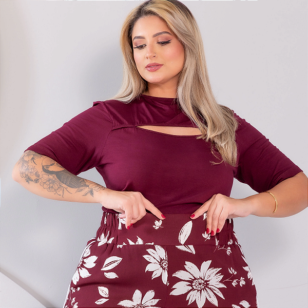 Blusa Plus Size Curvy FEMININA ELEGANTE Decote no Busto MANGA CURTA em Malha Leve TAMANHOS GRANDES DO 42 AO 60 COMPRIMENTO ALONGADO