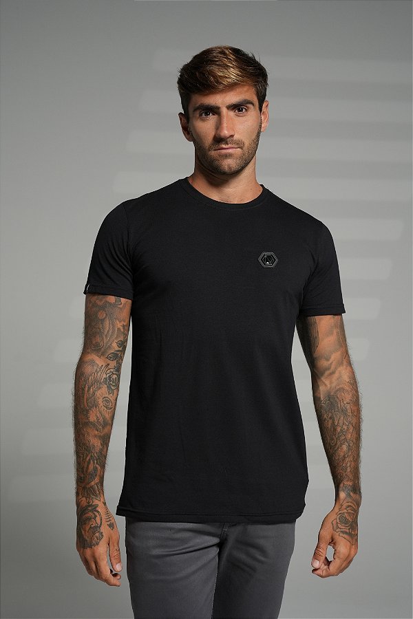 Camiseta slim premium black - placa frontal preta