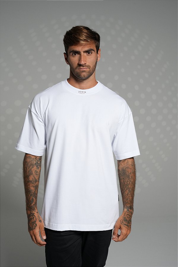 Camiseta oversized white - micrologo na gola