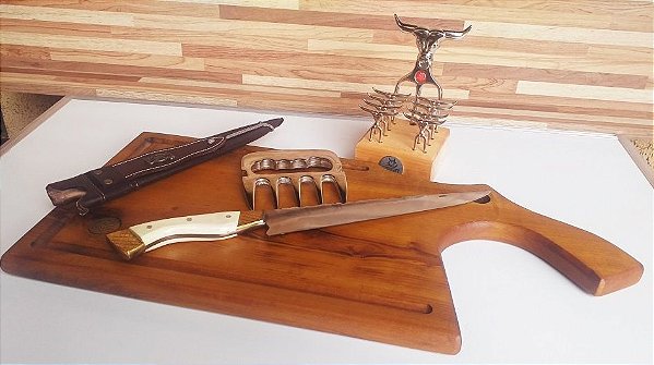 Kit Churrasco Completo ( Faca + Tabua + Garra de Urso + Kit Tridente )