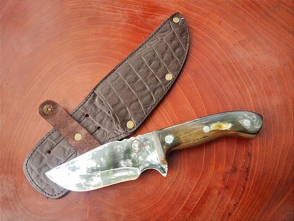 FACA CAÇA E PESCA HUNTER 5" INOX , CABO EM MADEIRA E CHIFRE