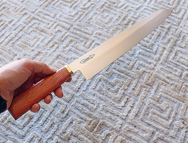 Faca Japonesa 12” Zakharov Yanagiba Wide Plus para Destros no Estojo de Madeira