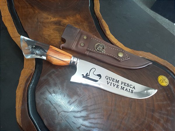 FACA GAÚCHA ARTESANAL "Quem Pesca Vive Mais"