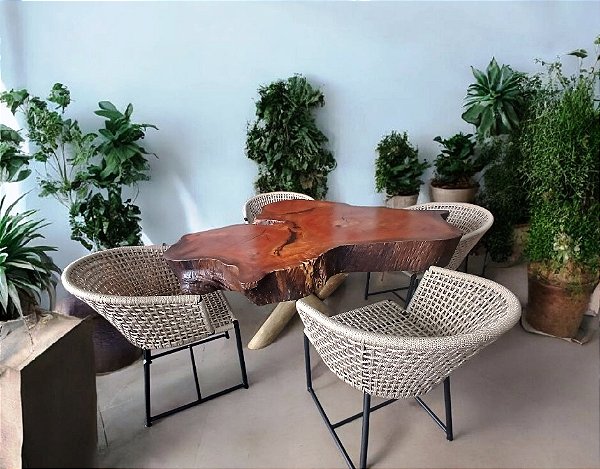 Mesa Rústica em Madeira de Eucalipto Citriodora