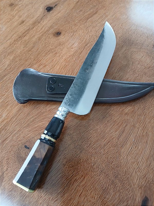 Faca 7 Polegadas em Carbono , Cabo Resina e Madeira