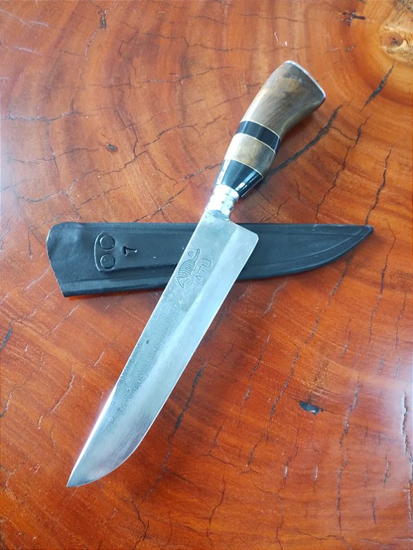 Faca Artesanal Especial Tatu em Carbono