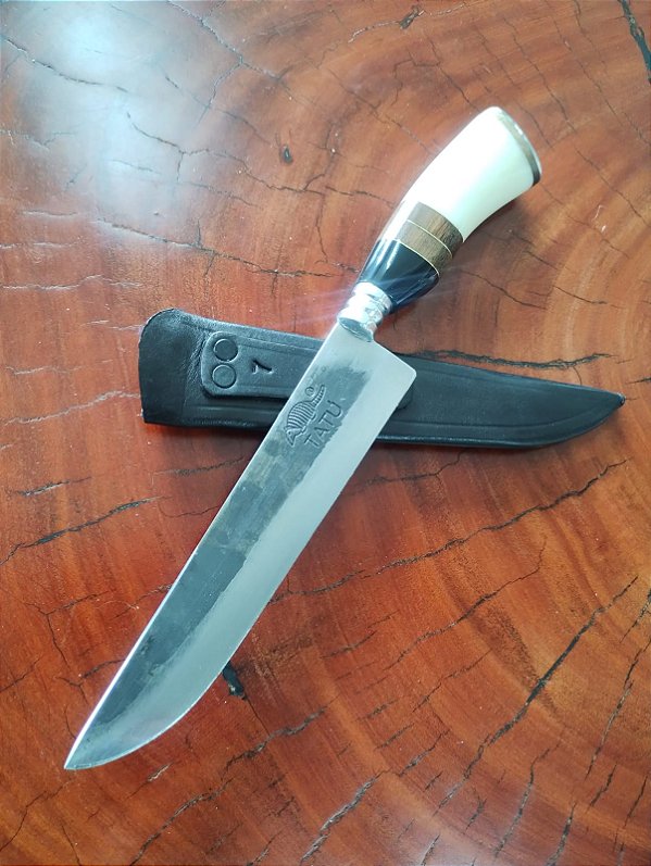 Faca Artesanal Tatu em Carbono 7 Polegadas