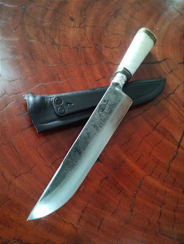 Faca Artesanal 7 polegadas , Especial Tatu em Carbono