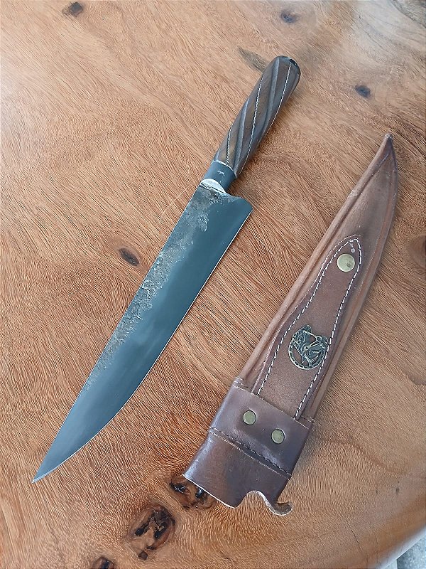 Faca gaúcha de 9” forjada bruta fosfatizada com cabo retovado