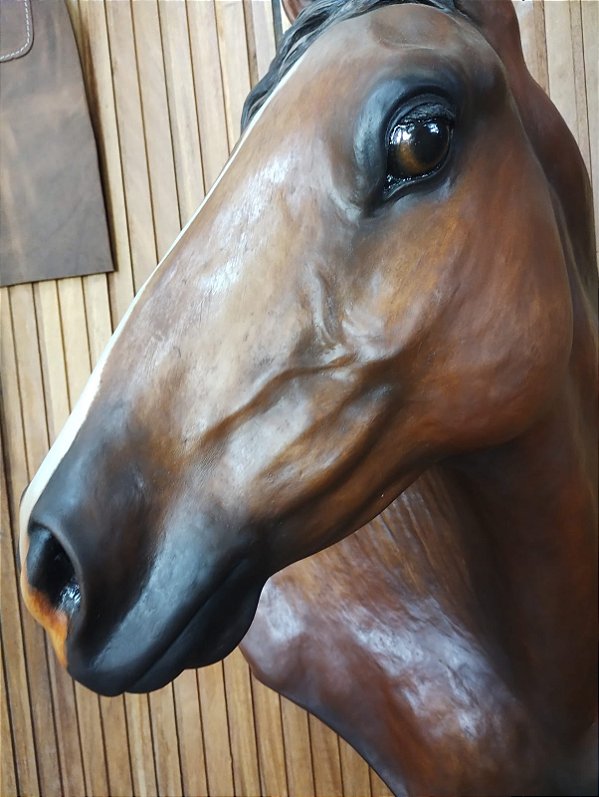 Escultura Realista de Cabeça de Cavalo