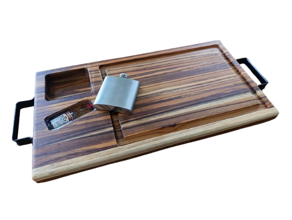 Tábua BBQ em Madeira Teca com cantil de Whisky