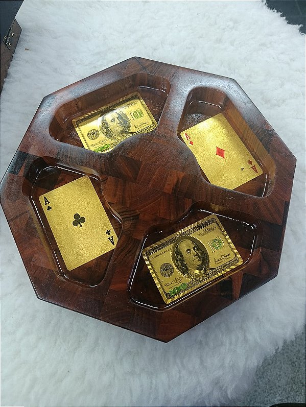 Petisqueira Em Madeira Marchetada cartas, ''dollars, ás de paus e ás de ouros''
