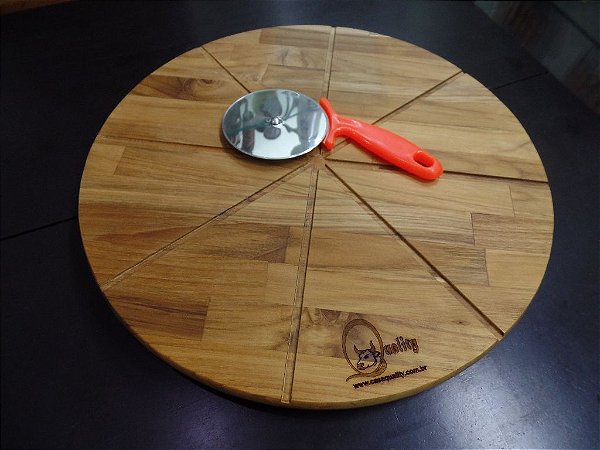 TÁBUA DE PIZZA COM CORTADOR