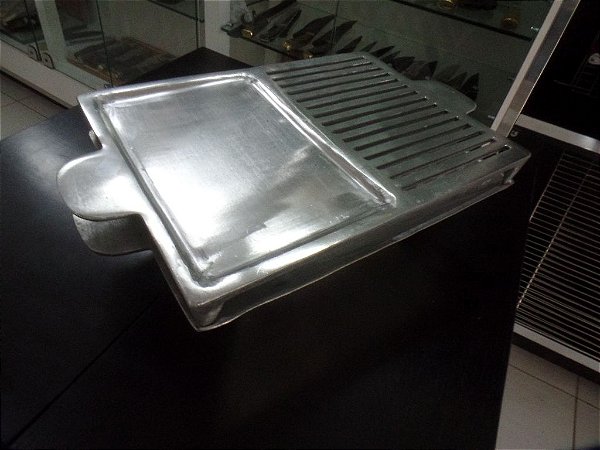 Churrasqueira Gengiskan Grill Retangular Alumínio Fundido