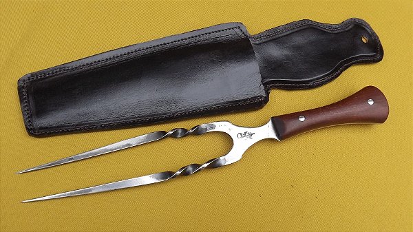 Garfo para Churrasco, cabo em madeira de jatobá