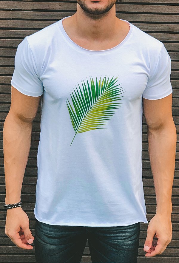 Camiseta Branca Gola Canoa Folha Vidic
