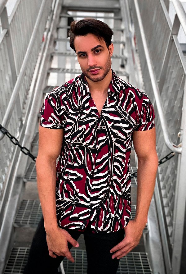 Camisa de Botão Geométrica Floral em Viscose
