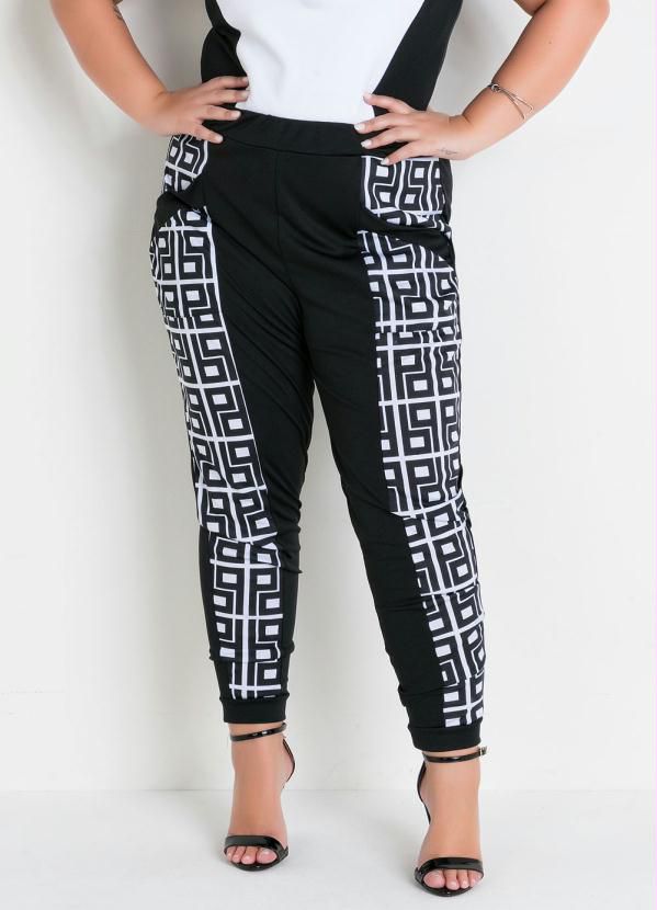 Calça Preta Jogger Com Bolsos Plus Size