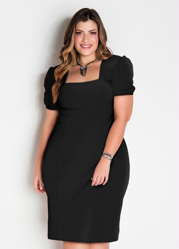 Vestido Preto Plus Size Com Mangas Princesa