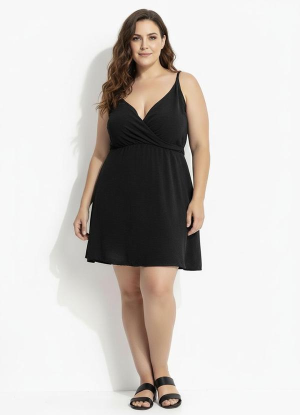 Vestido Preto Em Crepe Plano Plus Size
