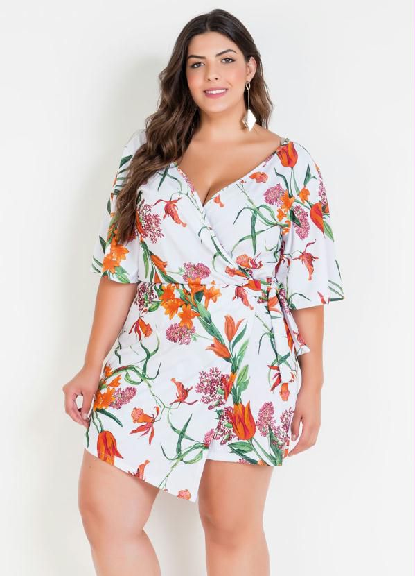 Macaquinho Floral Branco Com Saia Plus Size