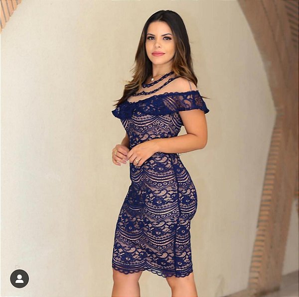 vestido longuete de renda