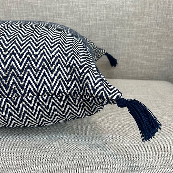 Capa Para Almofada Mescla Azul Marinho com Pingente