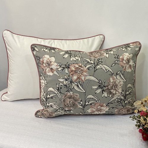 Porta Travesseiro Dupla Face Cotone Flores Cinza e Rosa Blush