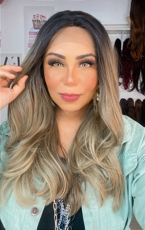 LACE FRONT MEL MORENA ILUMINADA