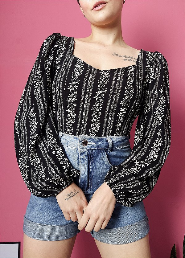 Cropped floral - Preto