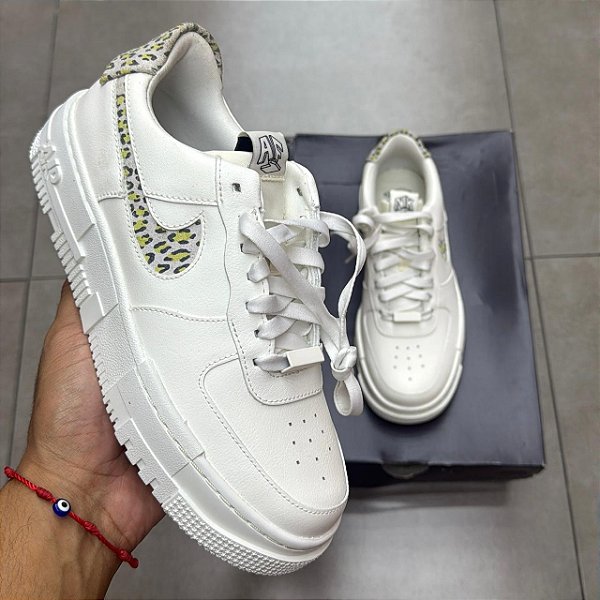 TÊNIS NIKE AIR FORCE 1 LOW PIXEL WHITE LEOPARD (COMPLETO)