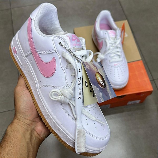 TÊNIS NIKE AIR FORCE 1 LOW COLOR OF THE MONTH PINK (COMPLETO)