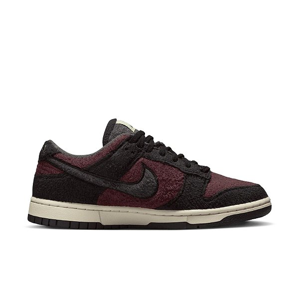 TÊNIS NIKE DUNK LOW SE FLEECE (COMPLETO)
