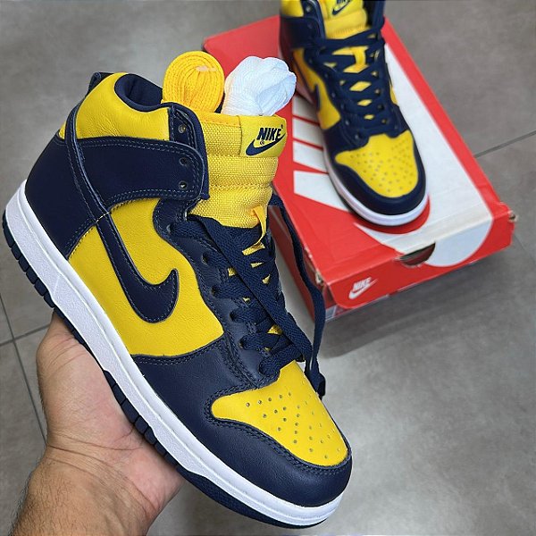 TÊNIS NIKE DUNK HIGH MICHIGAN MAIZE & BLUE (COMPLETO)