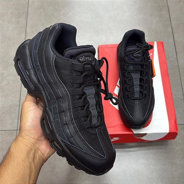 TÊNIS NIKE AIR MAX 95 ESSENTIAL TRIPLE BLACK (COMPLETO)
