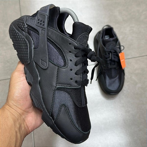 TÊNIS NIKE AIR HUARACHE TRIPLE BLACK (SEM CAIXA)