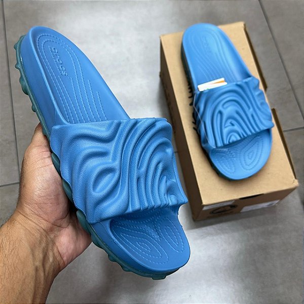 SALEHE BEMBURY X CROCS POLLEX SLIDE TASHMOO (COMPLETO)