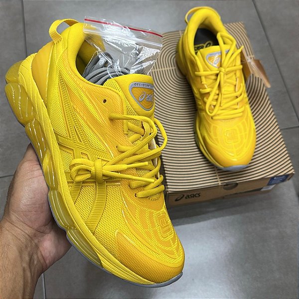 TÊNIS C.P. COMPANY X ASICS GEL-QUANTUM 360 VIII MISSION YELLOW (COMPLETO)